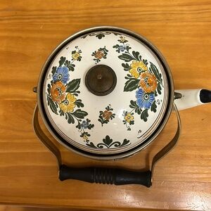 Vintage Amapola Enamelware Teapot